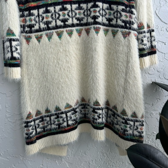 Anthropology My Michelle fuzzy long Aztec print boho long cardigan, size M - Picture 11 of 16